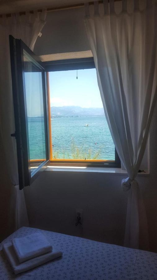 Beachfront House Sea La Vie Каштела Экстерьер фото